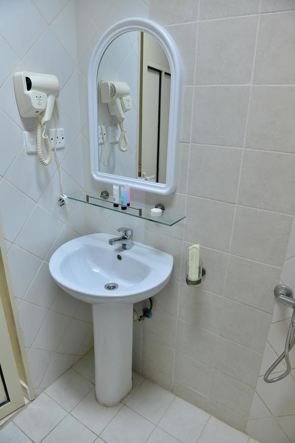 Al Mawasem Al Arbaa ApartHotel Jubail Bagian luar foto