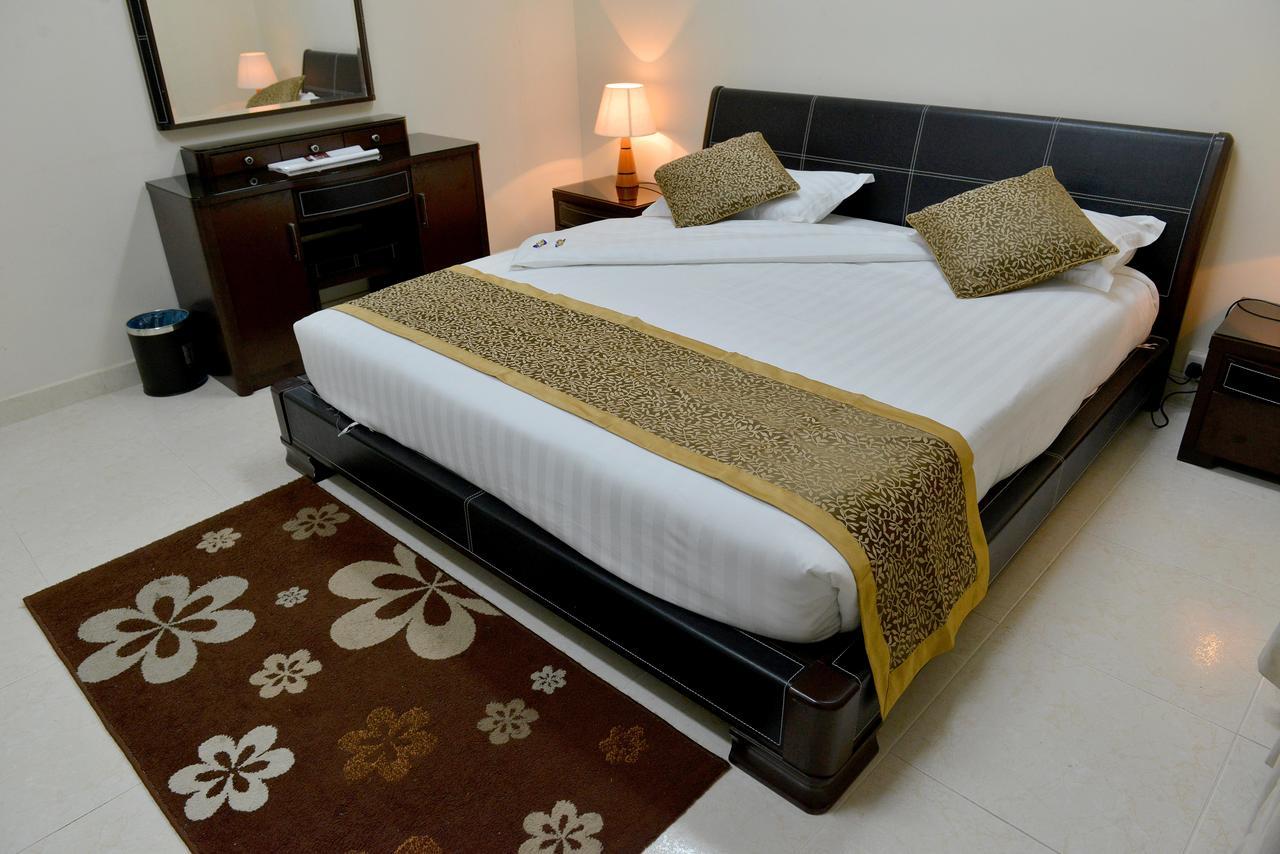 Al Mawasem Al Arbaa ApartHotel Jubail Bagian luar foto