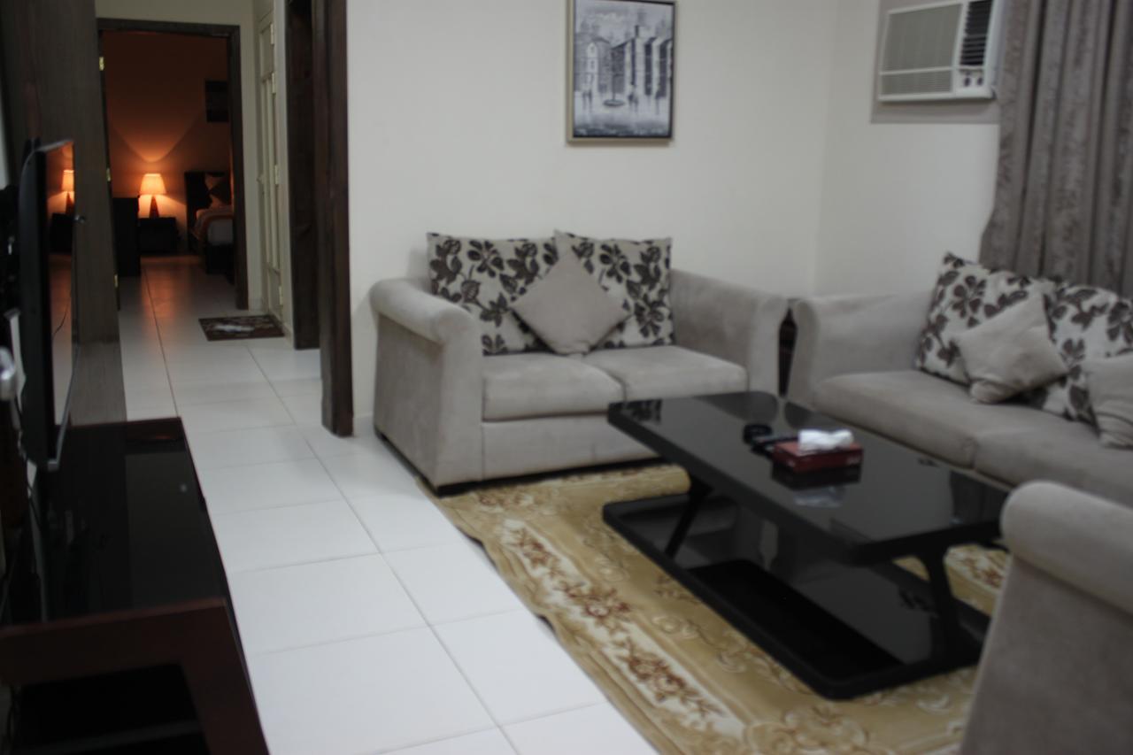 Al Mawasem Al Arbaa ApartHotel Jubail Bagian luar foto