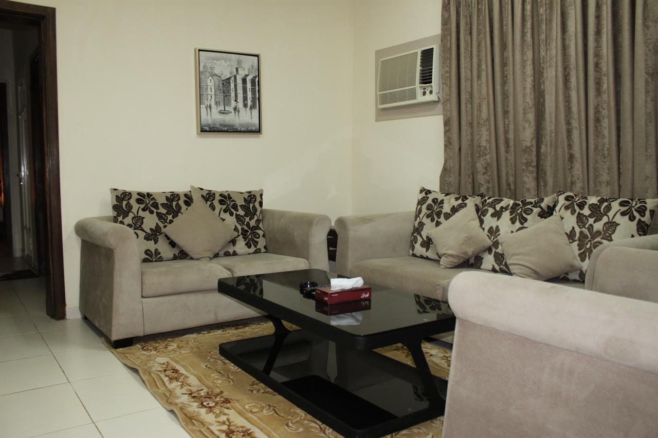 Al Mawasem Al Arbaa ApartHotel Jubail Bagian luar foto