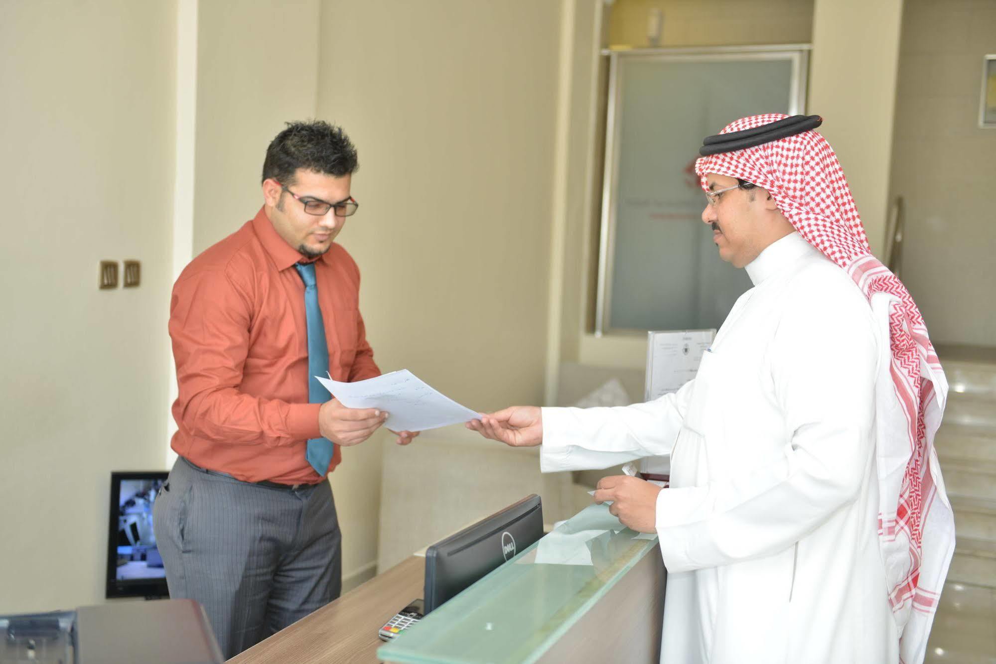Al Mawasem Al Arbaa ApartHotel Jubail Bagian luar foto